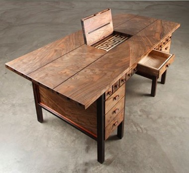 Illustration for article titled This Desk Is a Also a Playable Pipe Organ
